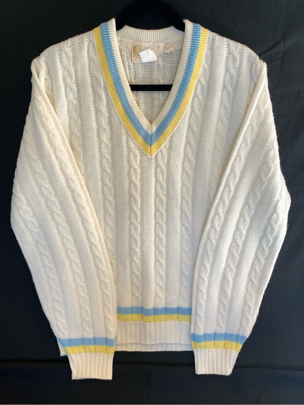 Vintage 1980s Jantzen Cricket/ Tennis Cable Knit Sweater - Made in USA - size L